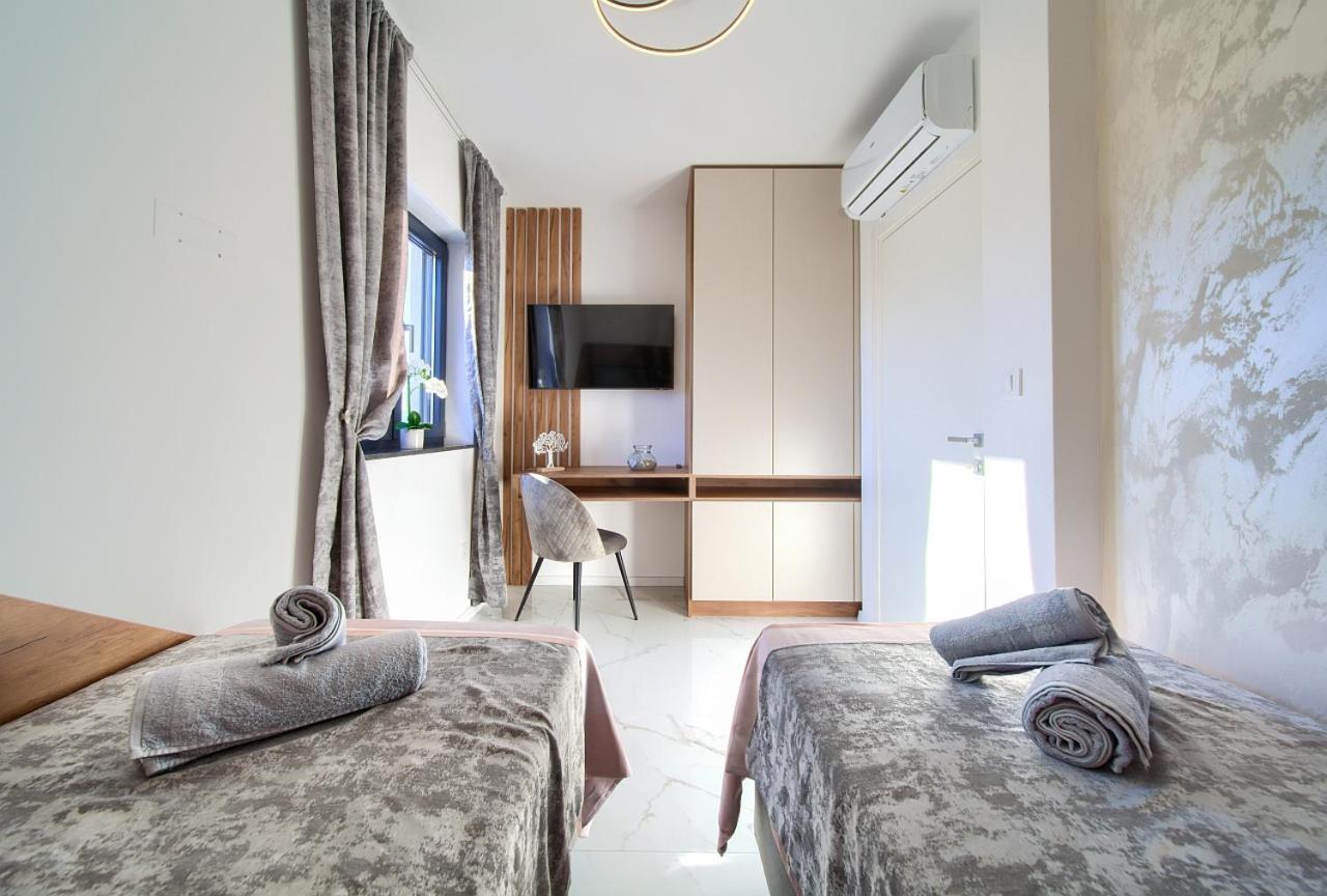 Апартаменты Penthouse Rosa Малинска Экстерьер фото